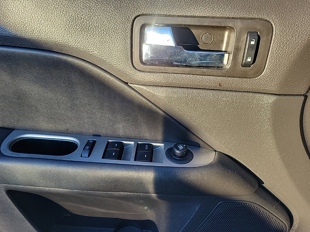 Used 2010 Ford Fusion SEL FWD image 12