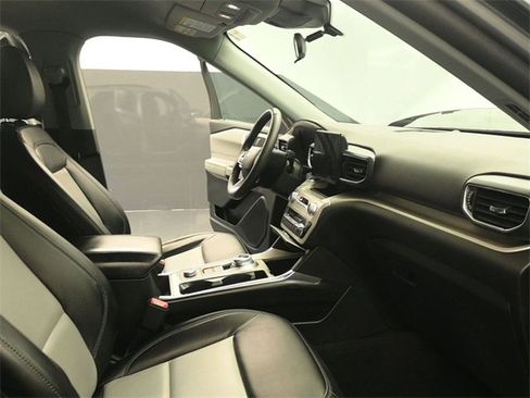 Certified 2023 Ford Explorer XLT w/ Equipment Group 202A image 17