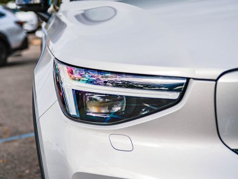 Used 2023 Volvo XC40 Recharge Ultimate image 12