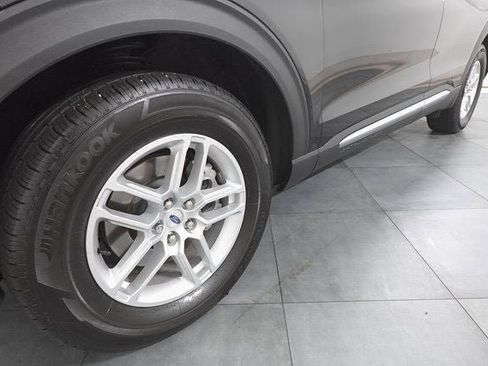 Certified 2025 Ford Explorer Active image 29