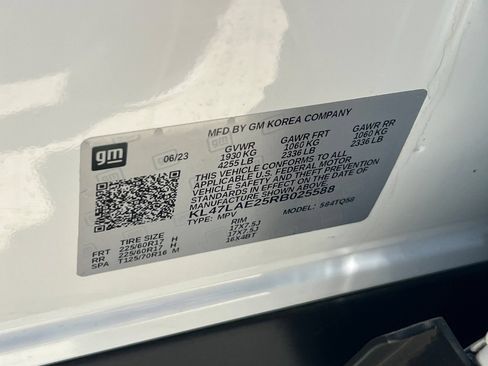 Used 2024 Buick Envista Preferred w/ Advanced Safety Package FWD image 40