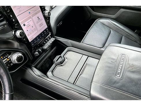 Used 2022 RAM 1500 Limited w/ Body-Colour Bumper Group AWD/4WD image 17