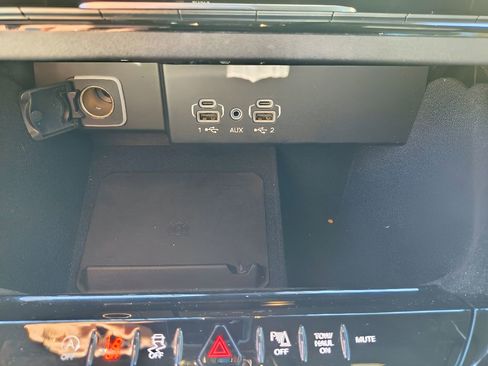 Used 2024 Jeep Wagoneer Series II image 29