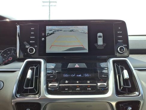 Used 2022 Kia Sorento SX image 23