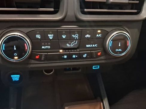 Used 2023 Ford Maverick Lariat w/ Lariat Luxury Package FWD image 31