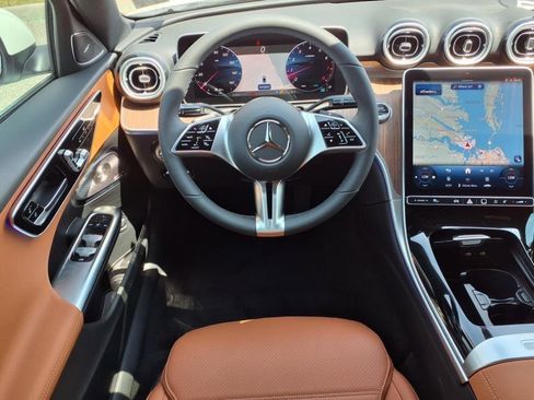 Used 2025 Mercedes-Benz C 300 4MATIC Sedan image 12