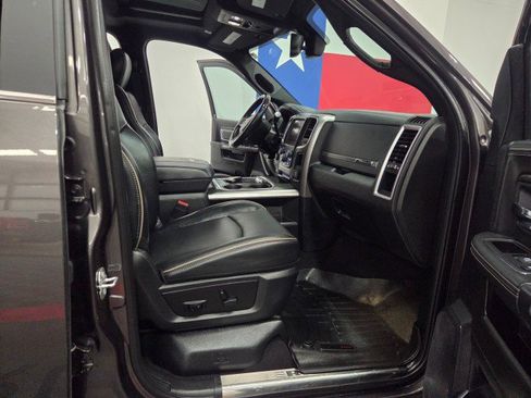 Used 2017 RAM 3500 Laramie Longhorn image 8