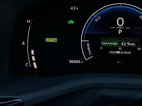 Used 2025 Toyota Camry LE image 37