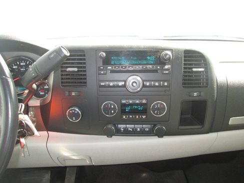 Used 2011 Chevrolet Silverado 2500 LT w/ Interior Plus Package AWD/4WD image 13