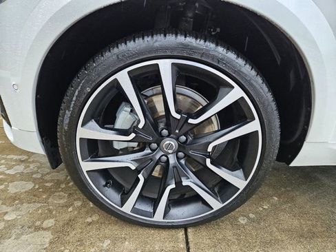 Used 2023 Volvo XC60 B6 Ultimate w/ Climate Package image 9
