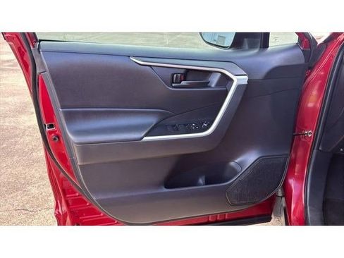 Used 2024 Toyota RAV4 LE AWD/4WD image 13