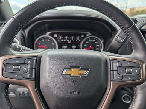 Used 2022 Chevrolet Silverado 2500 High Country w/ Z71 Off-Road Package image 12