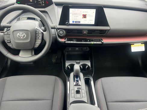 New 2026 Toyota Prius SE image 4