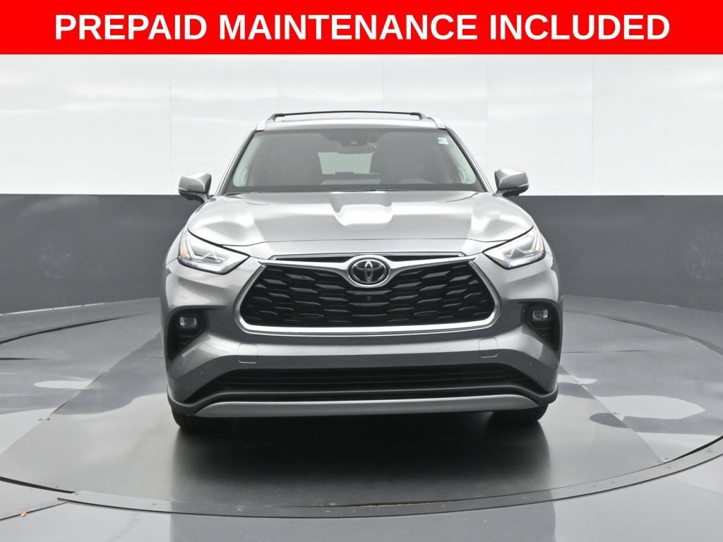 Certified 2026 Toyota Highlander Platinum AWD/4WD image 2