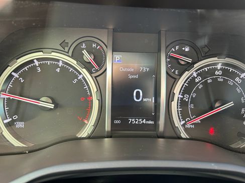 Used 2020 Toyota 4Runner TRD Off-Road Premium AWD/4WD image 11