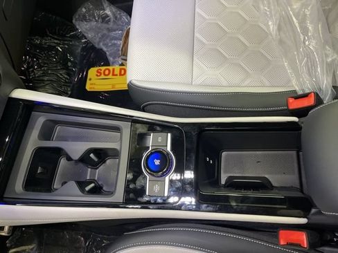 New 2026 Volkswagen Tiguan SEL R-Line AWD/4WD image 22