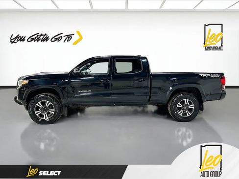 Used 2018 Toyota Tacoma TRD Off-Road image 8