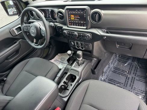 Used 2023 Jeep Gladiator Sport AWD/4WD image 26