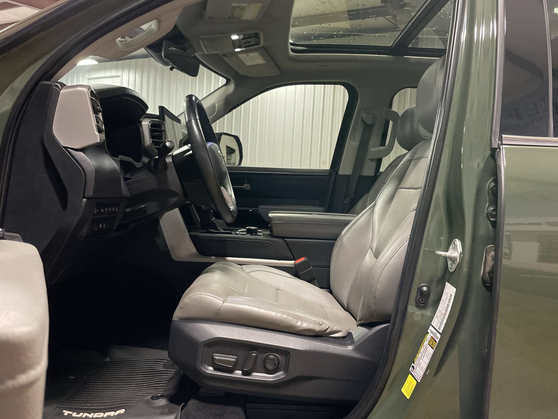 Used 2022 Toyota Tundra Limited w/ TRD Off-Road Package AWD/4WD image 15