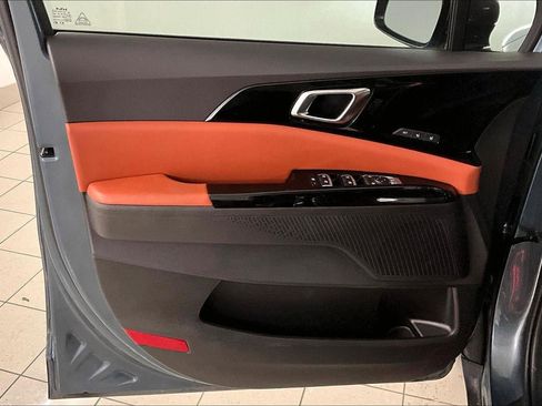 Used 2024 Kia Carnival SX image 20