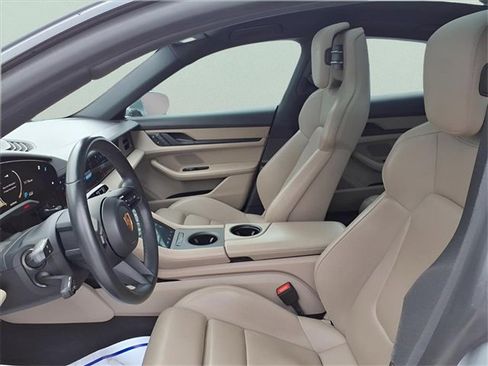 Used 2022 Porsche Taycan image 11