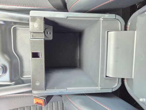Used 2025 Ford Explorer ST-Line RWD image 31