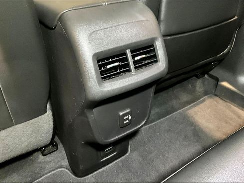 Used 2023 GMC Terrain SLT AWD/4WD image 11