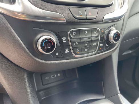 Used 2024 Chevrolet Equinox LT FWD image 13