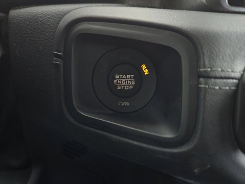 Used 2025 Jeep Wrangler Unlimited Rubicon 4xe w/ Safety Group AWD/4WD image 17