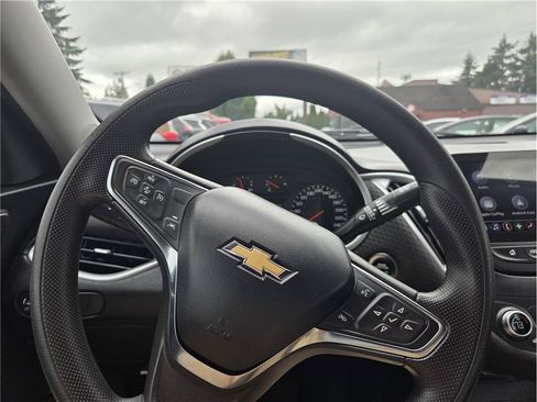 Used 2023 Chevrolet Malibu LT FWD image 17