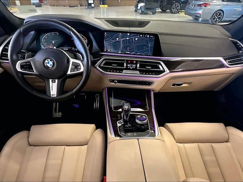 Used 2021 BMW X5 xDrive40i w/ M Sport Package image 14