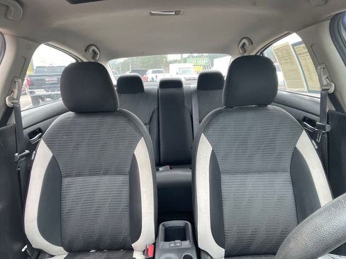 Used 2021 Nissan Versa SV image 28