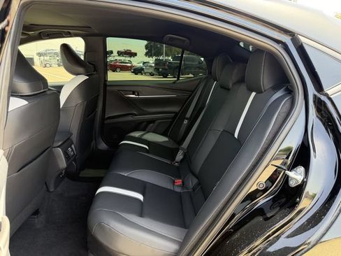 Used 2025 Toyota Camry SE w/ Convenience Package FWD image 27