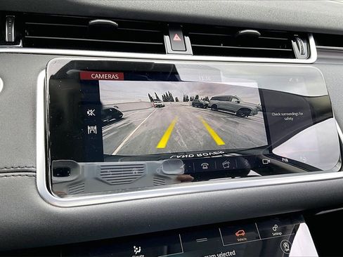 Used 2020 Land Rover Range Rover Evoque SE image 14