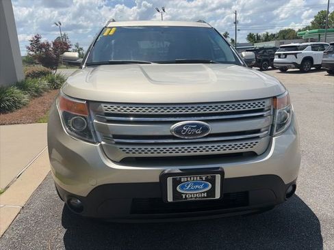 Used 2011 Ford Explorer Limited FWD image 2