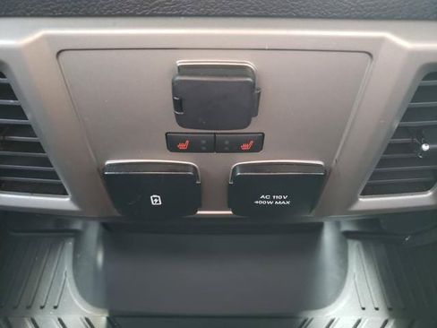 Used 2019 Ford F150 Lariat w/ Equipment Group 502A Luxury AWD/4WD image 15