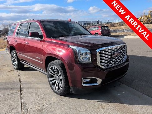 Used 2020 GMC Yukon Denali w/ Denali Premium Package image 1