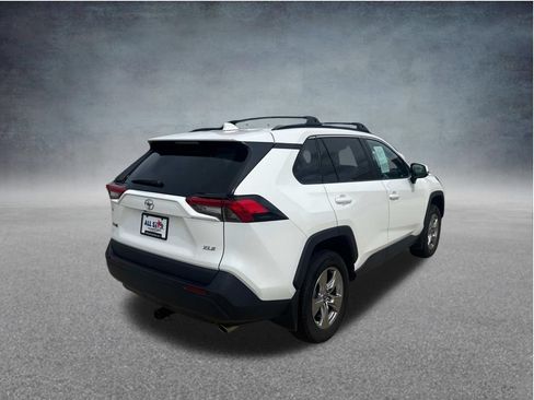 Used 2024 Toyota RAV4 XLE FWD image 9