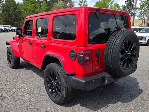 Used 2025 Jeep Wrangler Unlimited Sahara w/ Safety Group AWD/4WD image 10