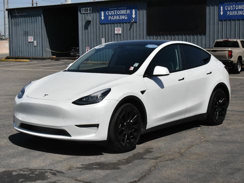 Used 2023 Tesla Model Y Long Range AWD/4WD image 3