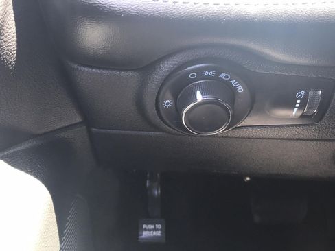 Used 2023 Dodge Durango SXT AWD/4WD image 18