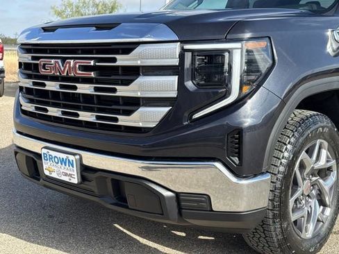 New 2026 GMC Sierra 1500 SLE image 14