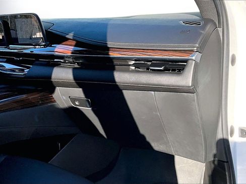 Used 2022 Cadillac Escalade Luxury image 20
