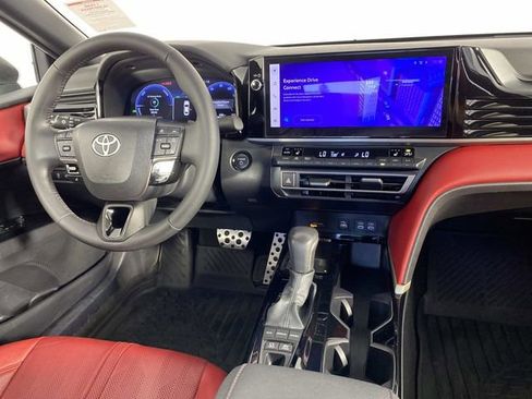 Used 2025 Toyota Camry XSE AWD/4WD image 14
