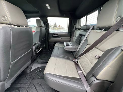 Used 2024 Chevrolet Silverado 2500 ZR2 w/ Technology Package image 21