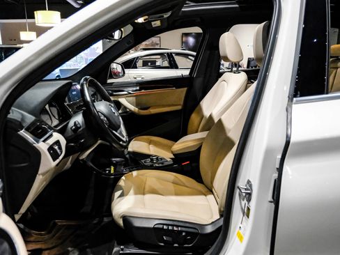 Used 2019 BMW X1 sDrive28i w/ Convenience Package image 5