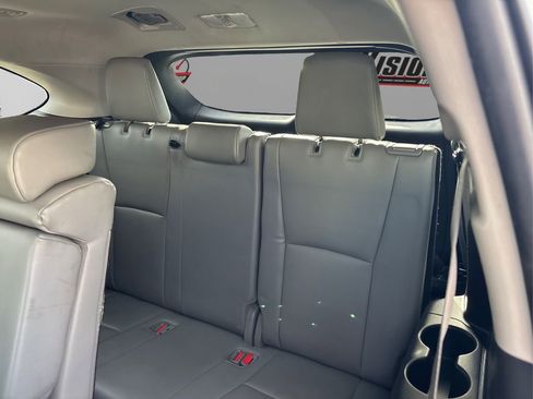 Used 2023 Toyota Highlander XLE image 38