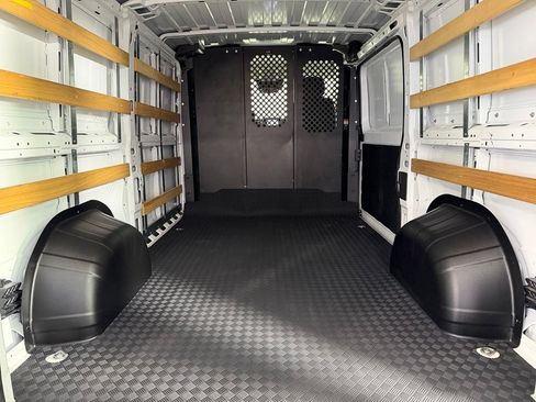 Used 2025 RAM ProMaster 2500 w/ U-Haul Equipment Group FWD image 18