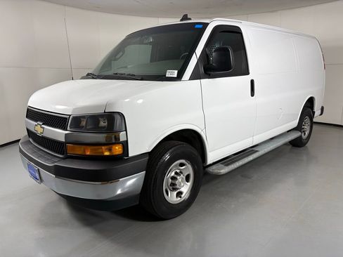 Used 2022 Chevrolet Express 2500 w/ Driver Convenience Package image 5