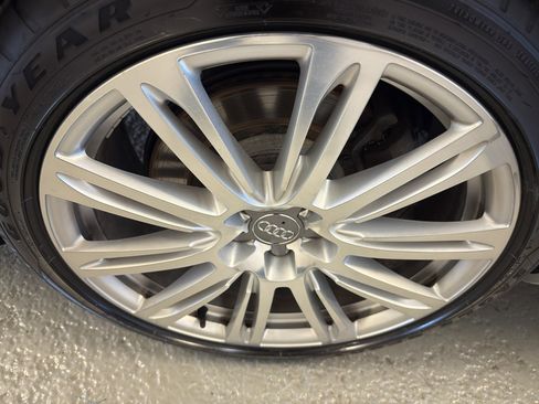 Used 2016 Audi A8 L TDI w/ Executive Package image 37